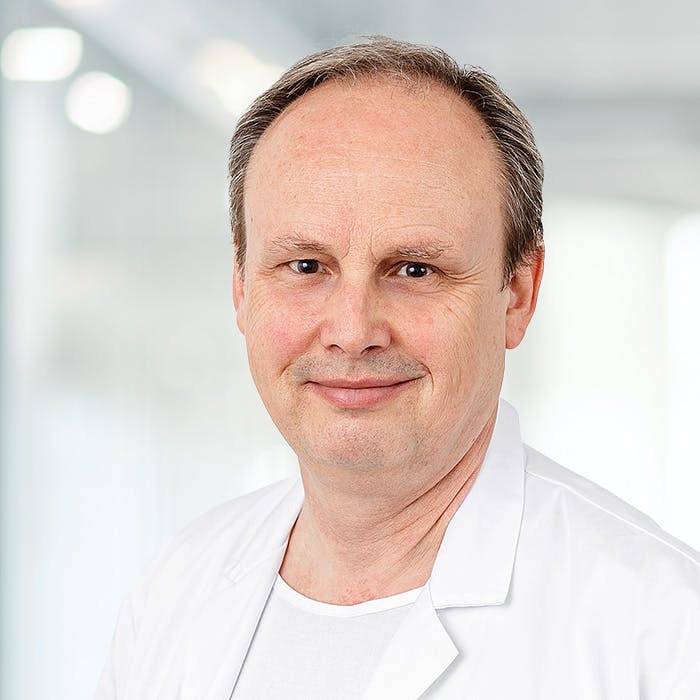 Portrait photo of Dr Stephan Müller
