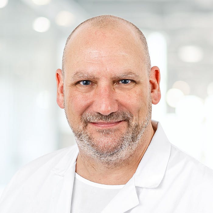 Portrait photo of Dr Martin Gerber
