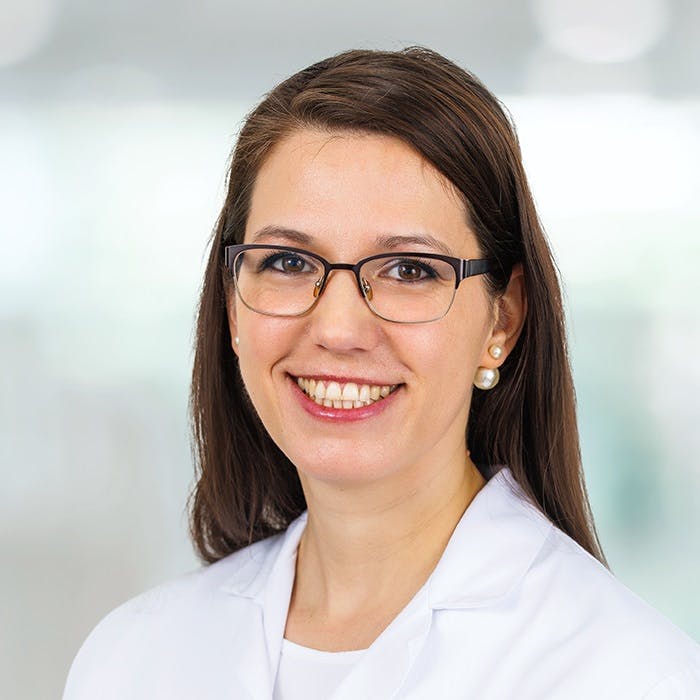 Portrait photo of Dr Helene Bamert-Stoop, MD